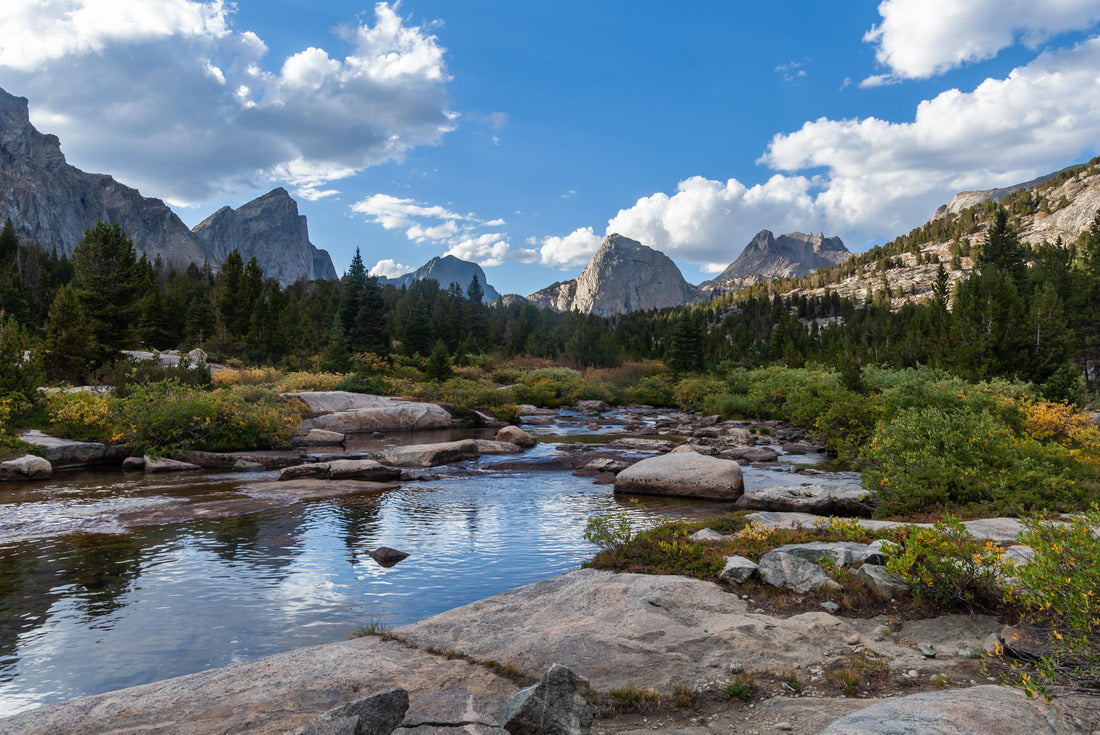 The East Fork River in the Wind River Range of Wyoming. Left to right, Ambush Peak, Raid Peak and Midsummer Dome are seen to the north 2000pc Puzzle