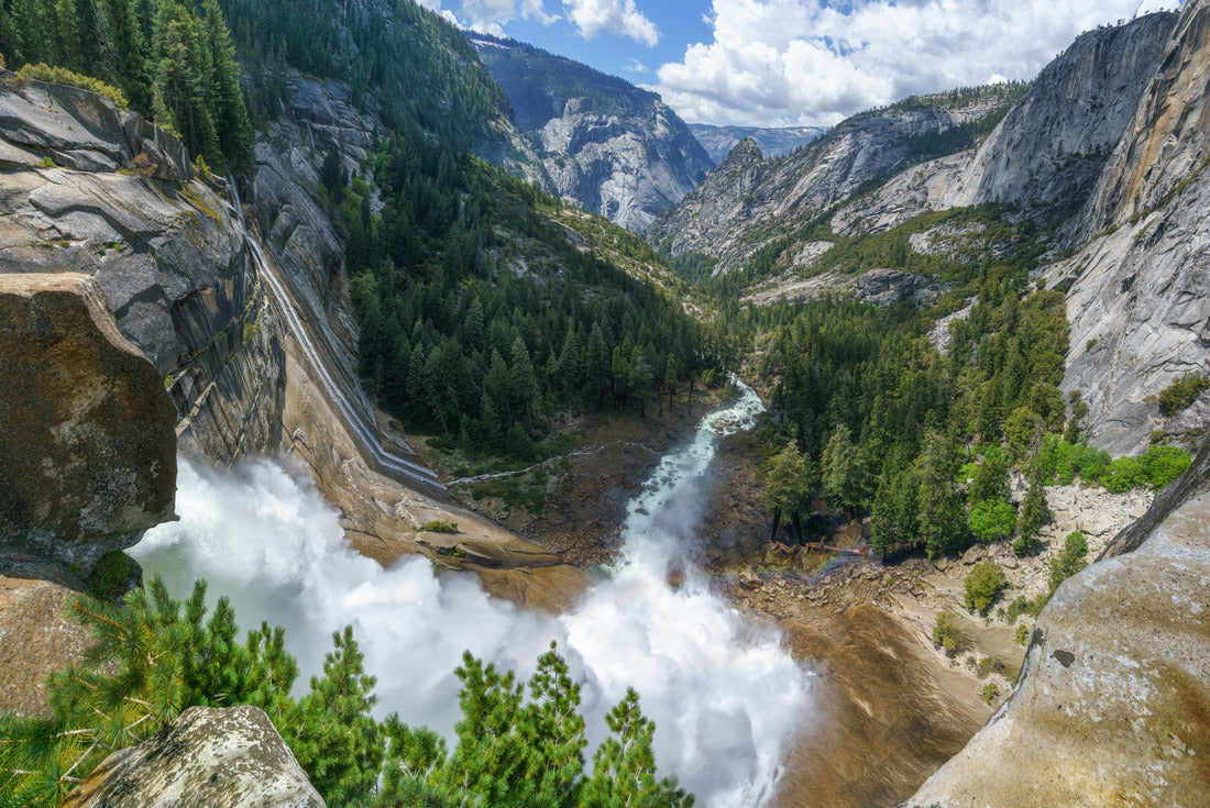 Noah Jigsaw Puzzle Nevada falls in Yosemite national park in California, USA 2000 pieces