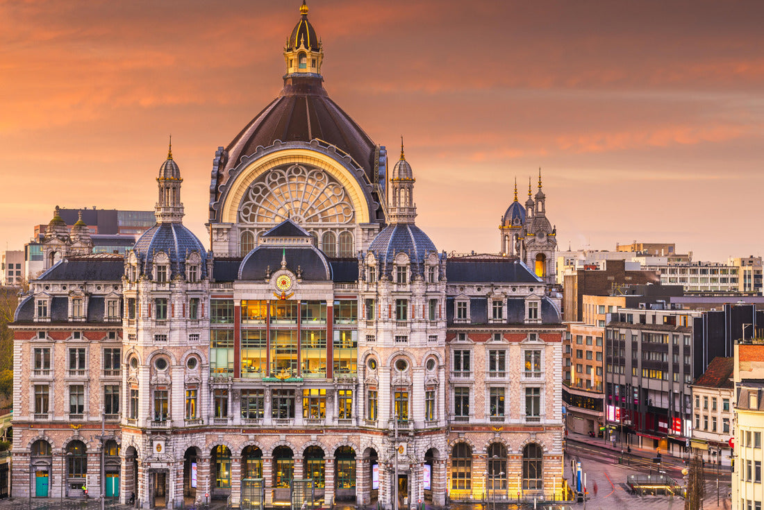 Antwerp, Belgian city at the Centraal railway station from night until dawn 2000pc Puzzle