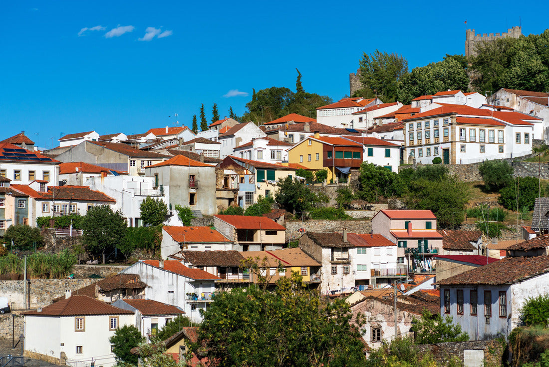 Bragança is a city and municipality in northeastern Portugal, capital of the district of Bragança, in the Terras de Trás-os-Montes 2000pc Puzzle