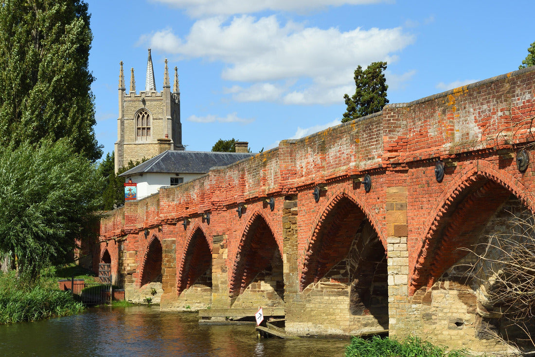 Great Barford packhorse Bridge and All Saints Church Tower. Bedfordshire England 2000pc Puzzle