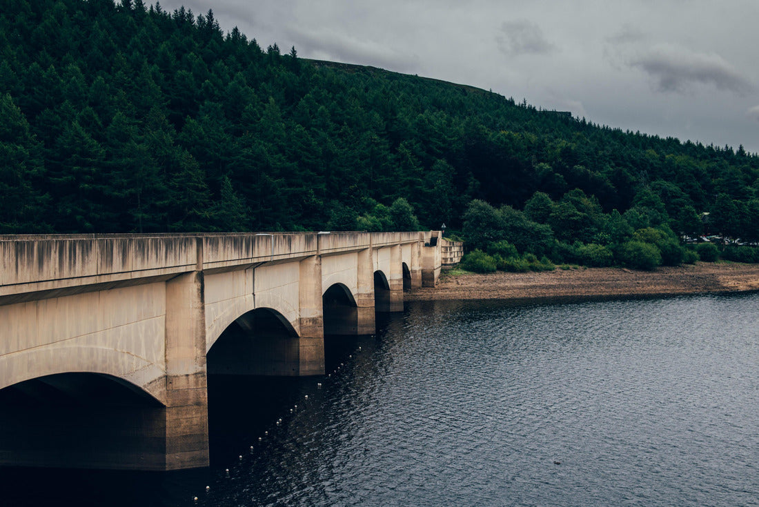 Noah Jigsaw Puzzle Bridge over Lower Derwent Reservoir as it joins Ladybower Reservoir in Peak District National Park, Derbyshire, England, UK 2000 pieces