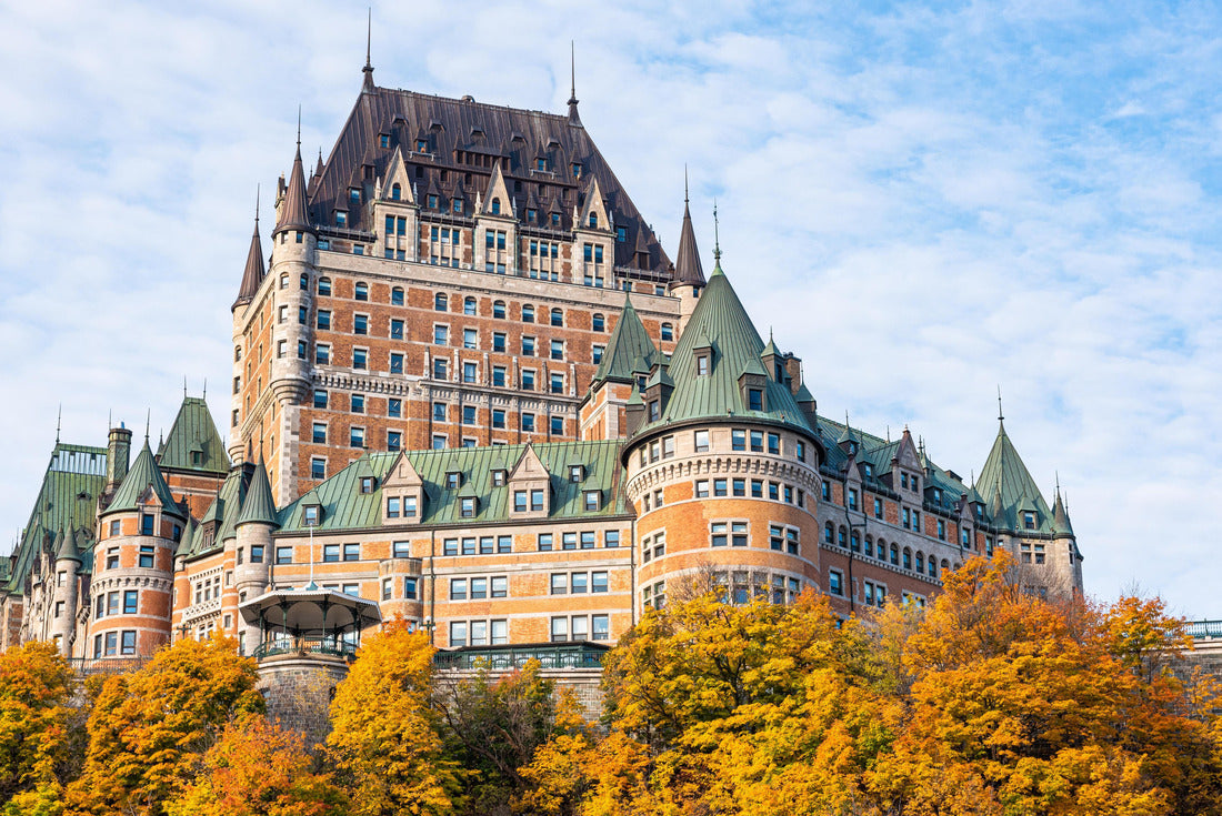Frontenac Castle (Fairmount Hotel) in the old city of Quebec (Canada) with fall colors 2000pc Puzzle