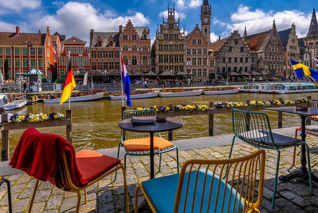 the Graslei, Korenlei quays and the Leie river in the historic city center of Ghent (Gent), Belgium 2000pc Puzzle