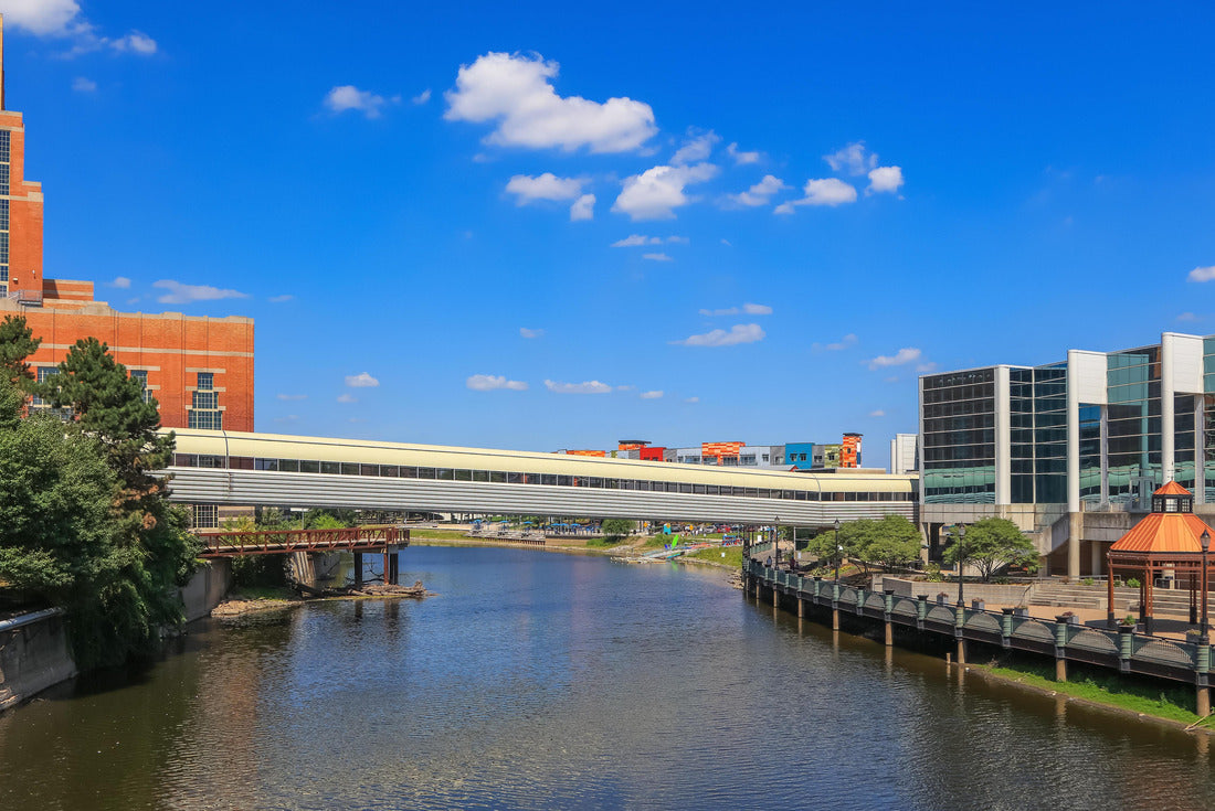 Closed footbridge in Wentworth Park over Grand River in Lansing, Michigan 2000pc Puzzle