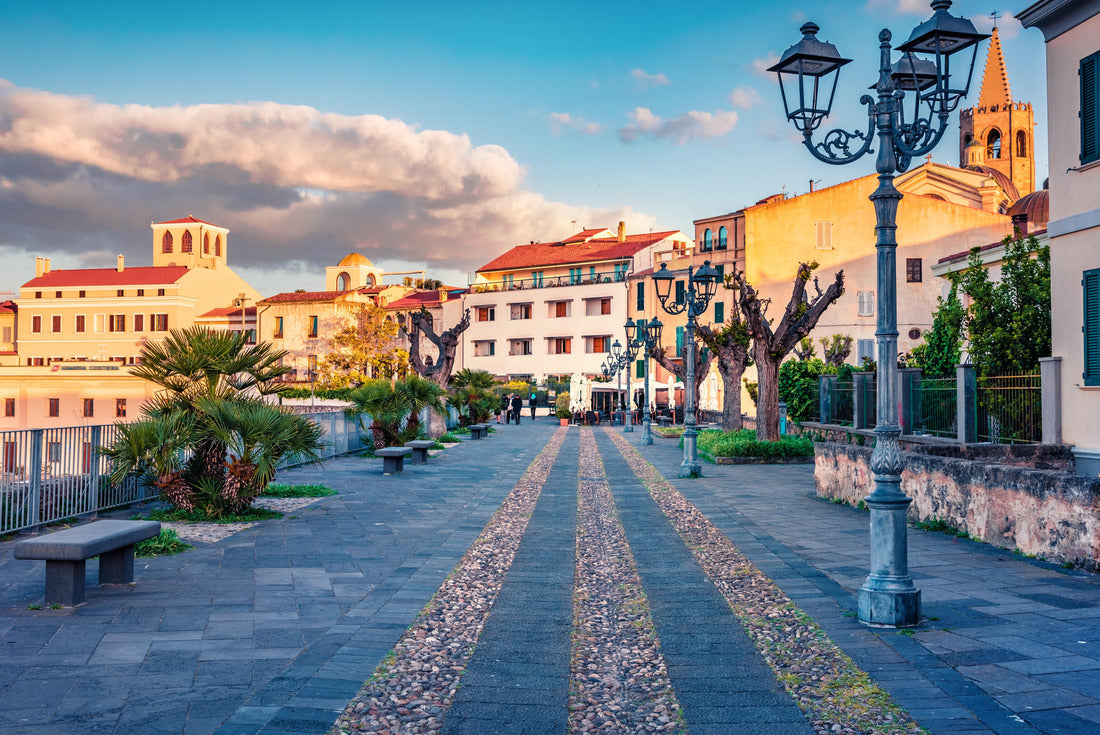 Magnificent morning cityscape of Alghero city, Sassari Province, Italy 2000pc Puzzle