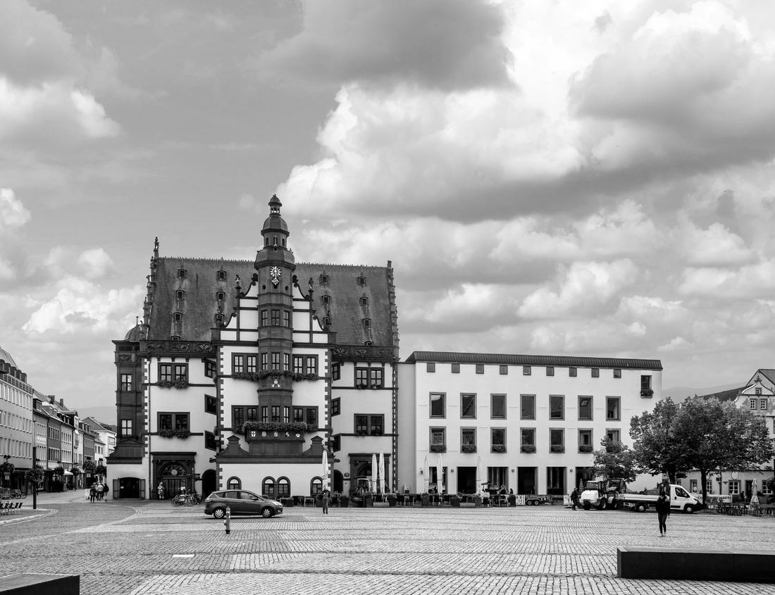Noah Jigsaw Puzzle Fes, Morocco historical magnificent old capital streets in black white 1000 pieces