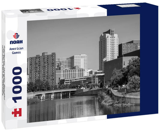 Noah Jigsaw Puzzle Szentendre, Hungary. Beautiful Fo Ter square in historical downtown, Danube riverbank, Budapest in black white 1000 pieces