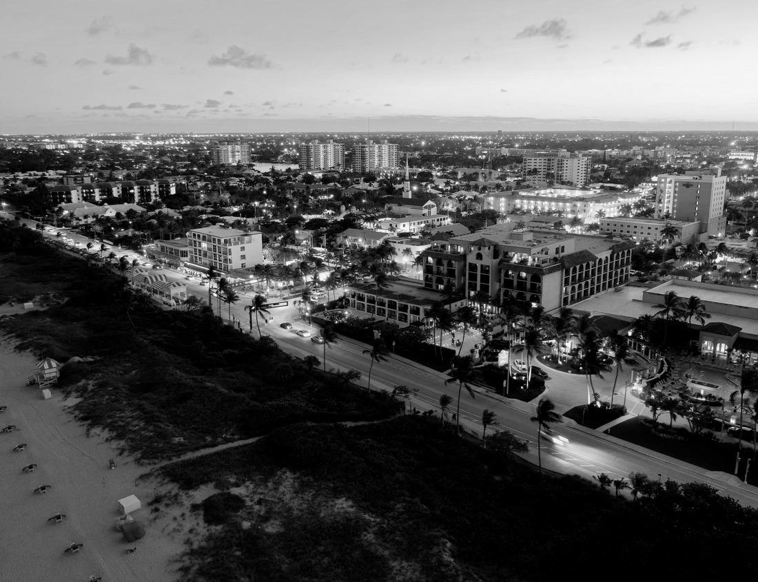 Noah Jigsaw Puzzle Nuremberg, the historic and tourist city of Germany in black white 1000 pieces
