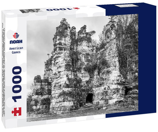 Noah Jigsaw Puzzle Oregon State Capitol in Salem with a clear blue sky. It is distinguished by its Art Deco architecture and the Oregon Pioneer statue atop its dome in black white 1000 pieces