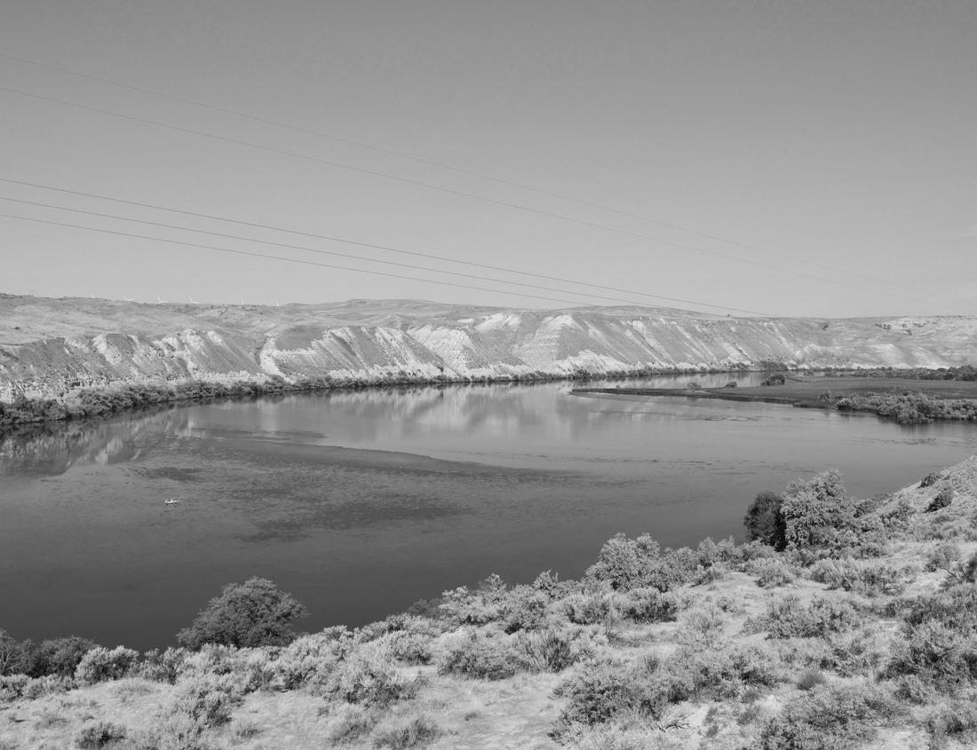 Noah Jigsaw Puzzle Charles Bridge (Karluv Most) over River Vltava, UNESCO World Heritage Site, Prague, Czech Republic in black white 1000 pieces