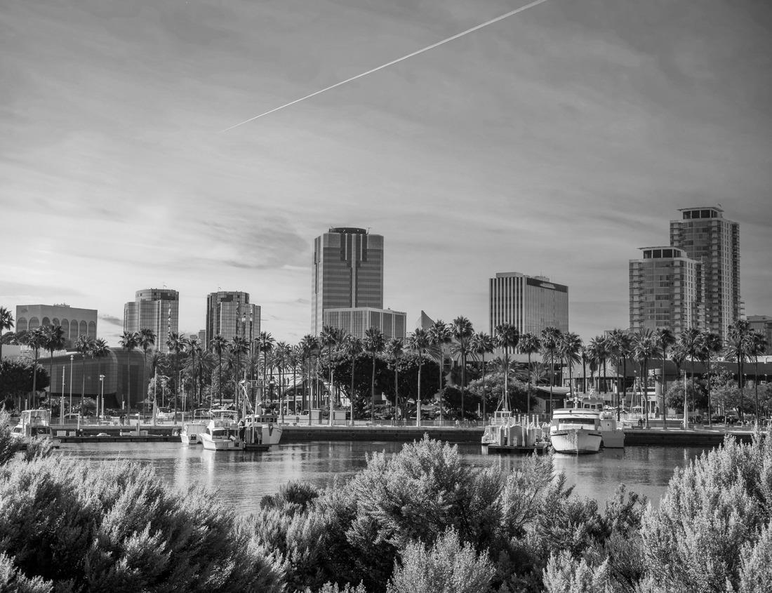 Noah Jigsaw Puzzle 12th century Koutoubia Mosque and Minaret, at sunrise. Marrakesh, Marrakesh-Safi, Morocco in black white 1000 pieces