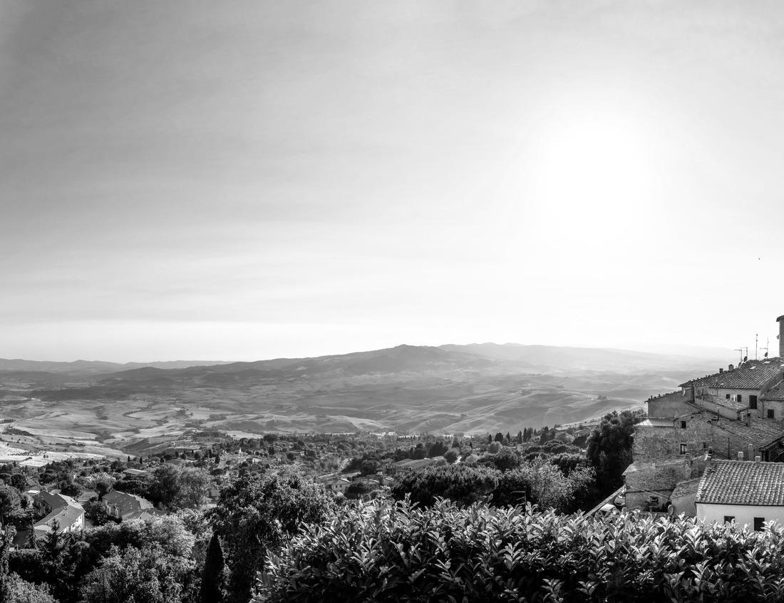 Noah Jigsaw Puzzle Hassan 2 Mosque in Casablanca, Morocco in black white 1000 pieces