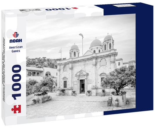 Noah Jigsaw Puzzle BRATISLAVA, SLOVAKIA: Christmas market on the Main square in evening dusk in black white 1000 pieces