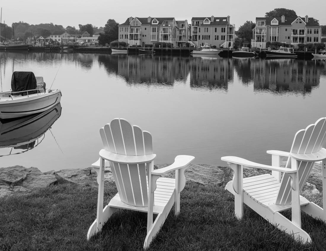Noah Jigsaw Puzzle Prague Castle at sunset - Prague, Czech Republic. Prague, the Castle and St. Vitus Cathedral in black white 1000 pieces