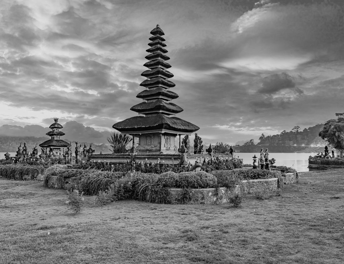 Noah Jigsaw Puzzle Stunning sunset view of Ayia Napa sea caves in Cyprus, showcasing a serene Mediterranean landscape in black white 1000 pieces