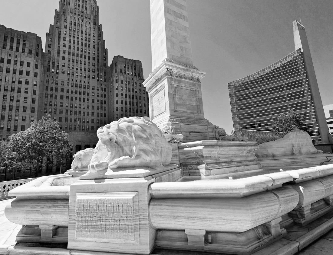 Noah Jigsaw Puzzle Cedar Rapids, Iowa, USA Cityscape at Cedar River at dusk in black white 1000 pieces
