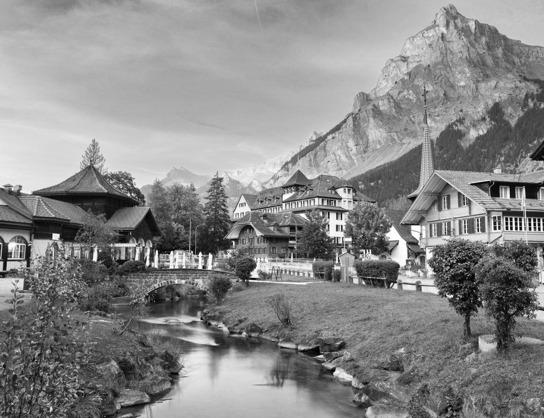 Noah Jigsaw Puzzle Ancient fortress in Khotyn in morning sun with mist, West Ukraine. Majestic fortification on the banks of the Dniester River, one of the most famous and largest castles in Ukraine in black white 1000 pieces