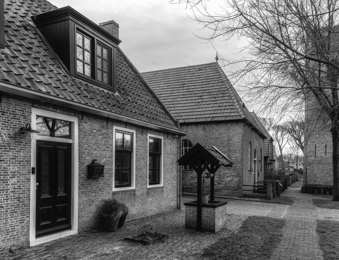 Noah Jigsaw Puzzle Ait Ben-Haddou, Morocco. Famous old clay town in High Atlas mountains, North Africa in black white 1000 pieces