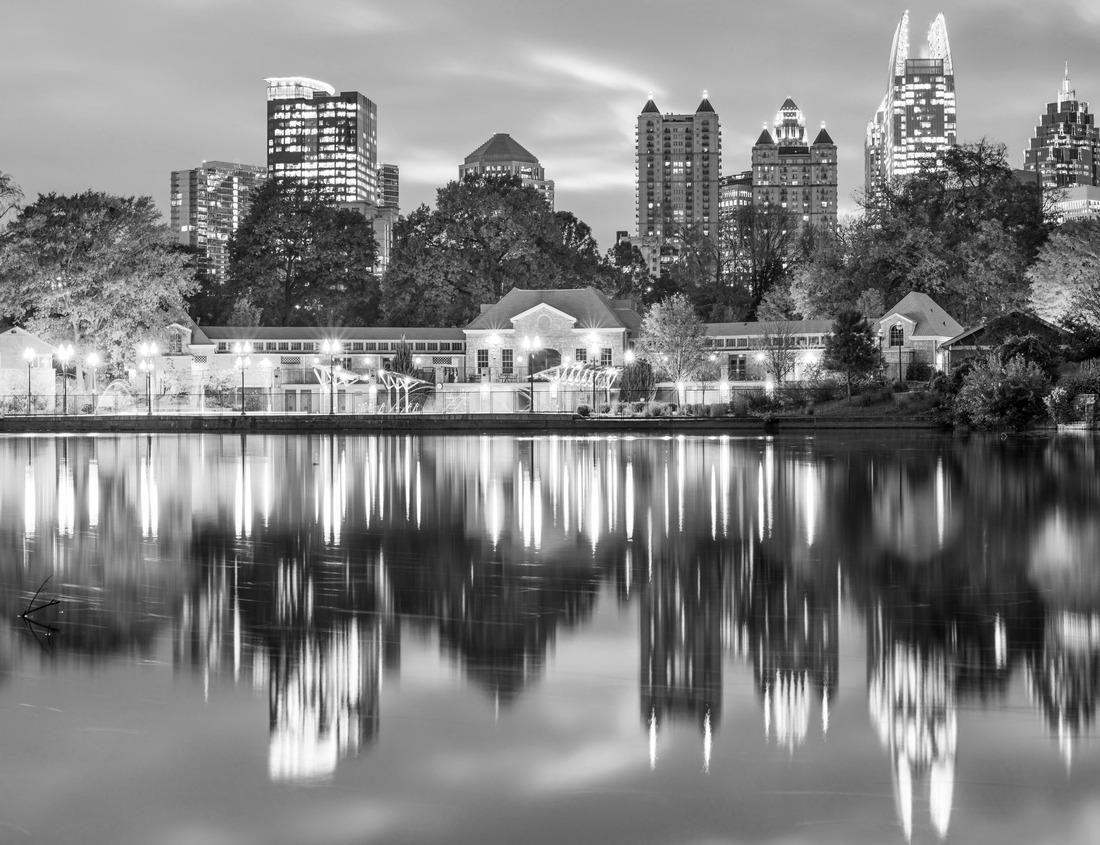 Noah Jigsaw Puzzle Old city of Riquewihr, France in black white 1000 pieces
