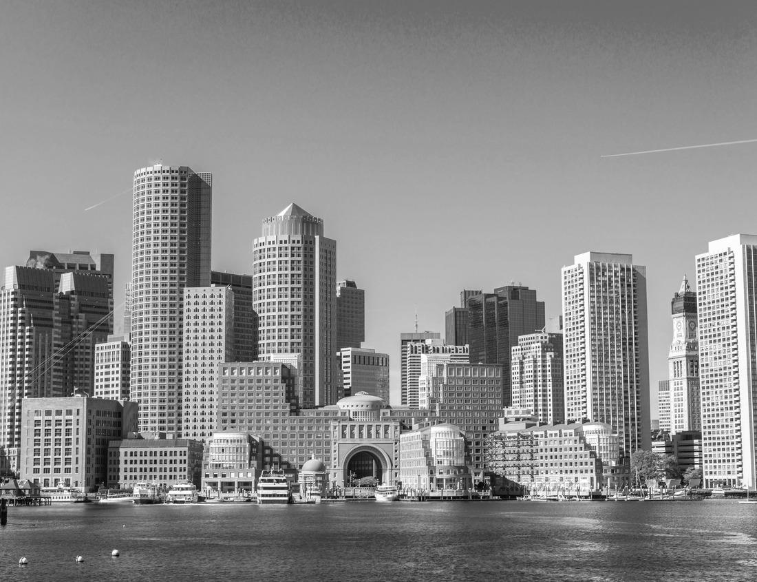 Noah Jigsaw Puzzle Harbour of Martigues, South of France in black white 1000 pieces