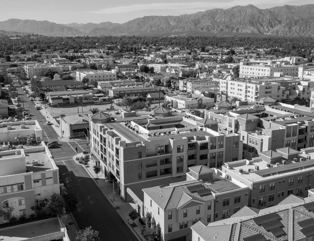Noah Jigsaw Puzzle An aerial view of the Durham Cathedral, castle in Durham, UK in black white 1000 pieces