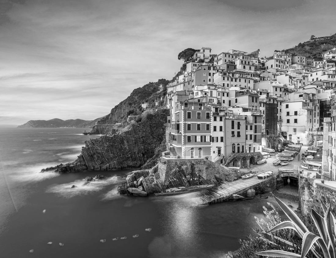 Noah Jigsaw Puzzle El Badi Palace in Marrakech, Morocco_Palais El Badi à Marrakech, Maroc in black white 1000 pieces