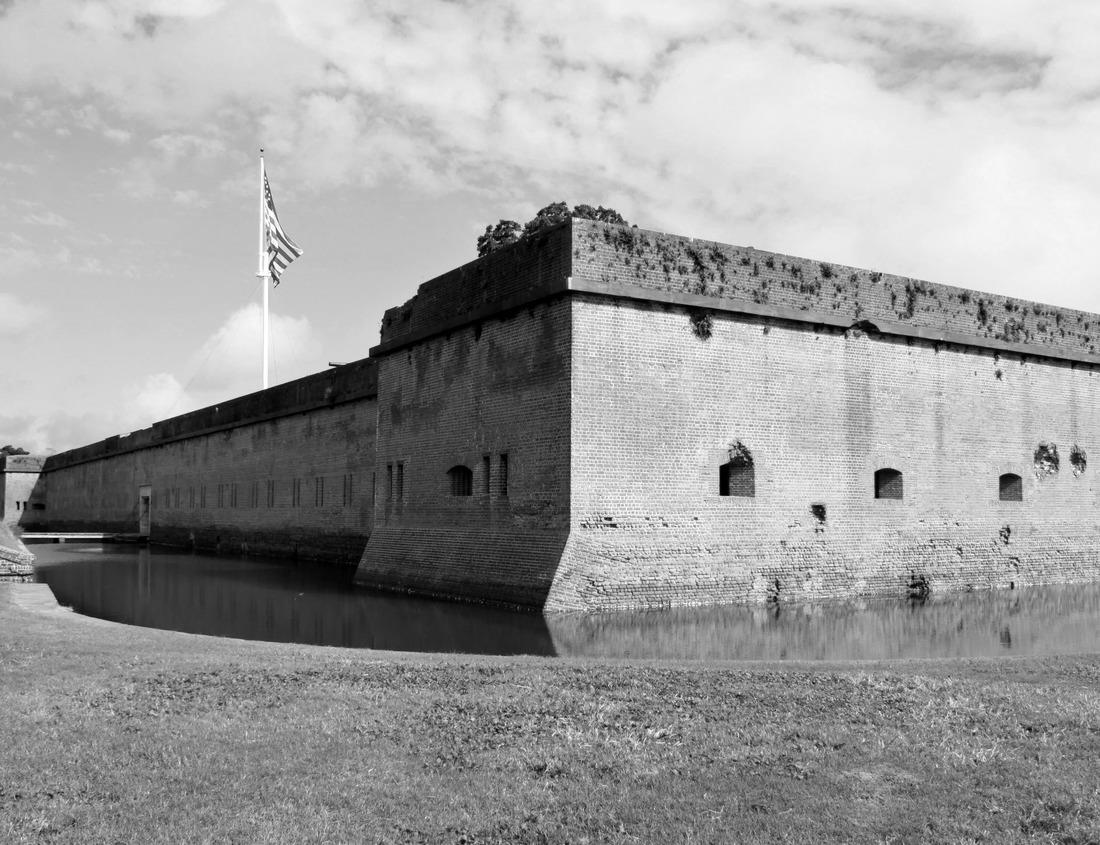 Noah Jigsaw Puzzle Landscape Trollfjord in Lofoten, Norway in black white 1000 pieces