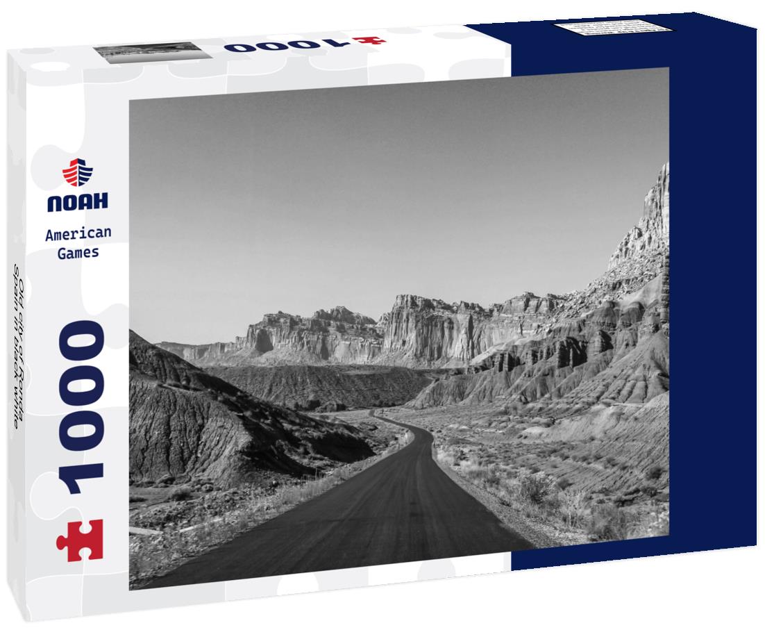 Noah Jigsaw Puzzle Old city of Ronda, Spain in black white 1000 pieces