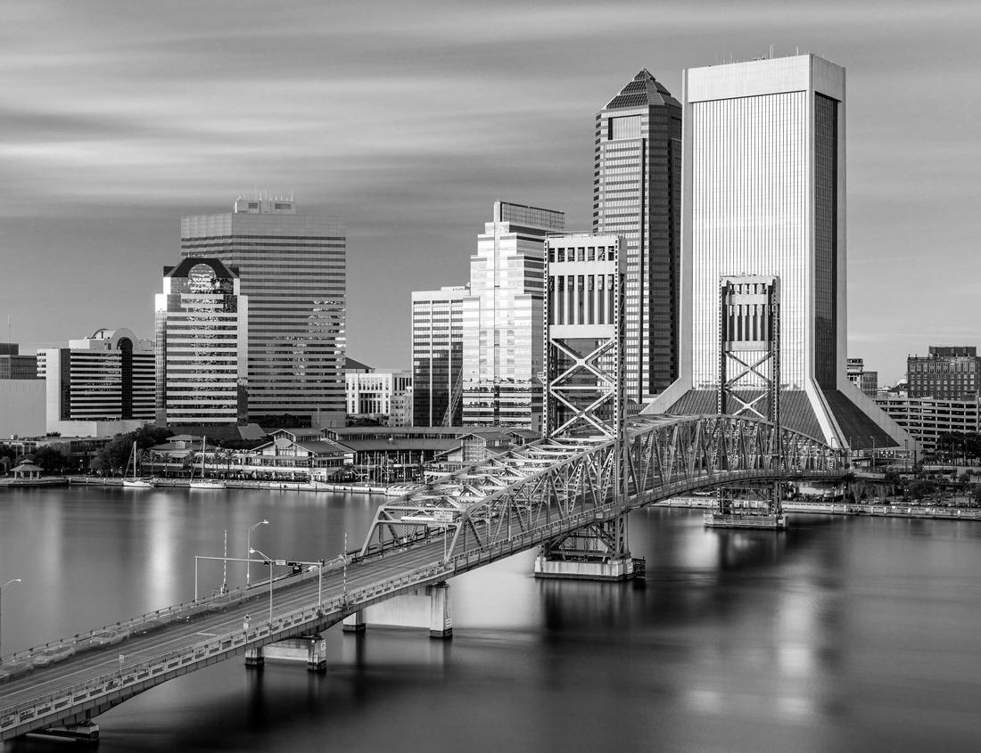 Noah Jigsaw Puzzle Port Andratx in Mallorca Spain in black white 1000 pieces