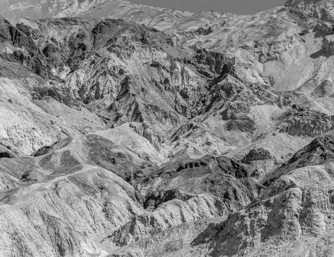 Noah Jigsaw Puzzle Historical streets of Tbilisi, the capital of Georgia in black white 1000 pieces