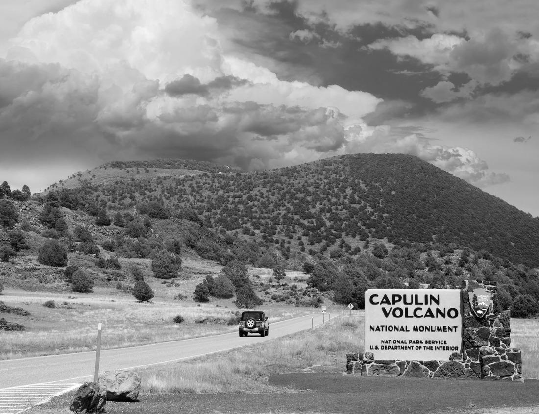 Noah Jigsaw Puzzle Old city of Obernai, Alsace, France in black white 1000 pieces