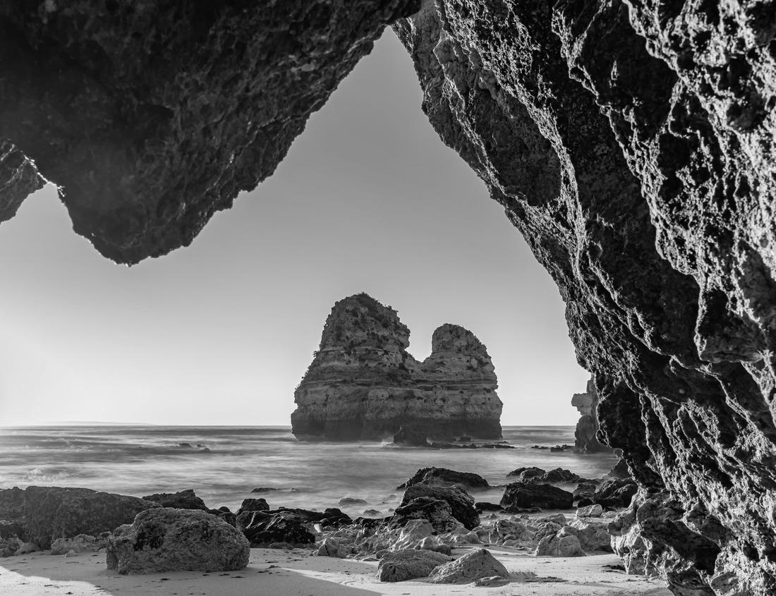 Noah Jigsaw Puzzle Galata Tower. A close-up photo of the Galata Tower, one of the few beauties of Istanbul in black white 1000 pieces