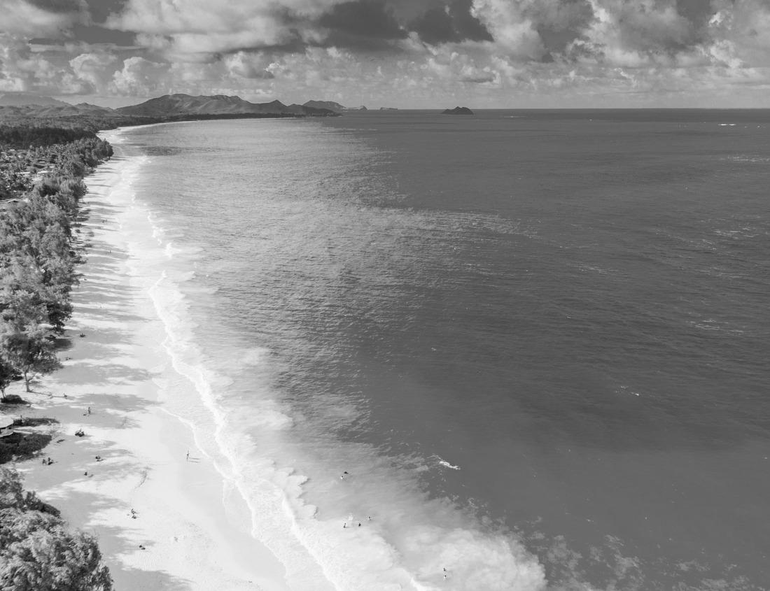 Noah Jigsaw Puzzle Traditional stone houses in Castle Combe village, one of the most picturesque villages in Cotswolds, England, United Kingdom in black white 1000 pieces