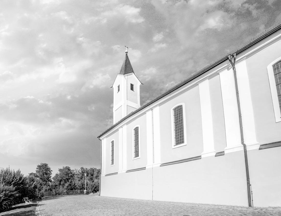 Noah Jigsaw Puzzle Aerial view of skyscrapers at dusk over the financial district in central Hong Kong, China in black white 1000 pieces