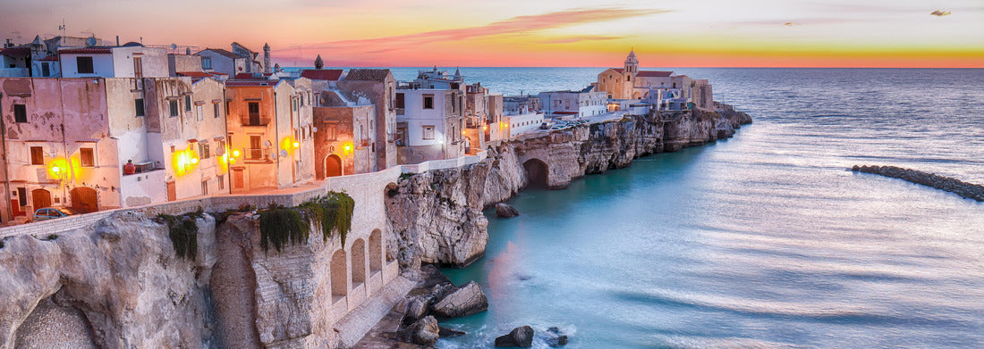 Noah Jigsaw Puzzle Vieste - beautiful coastal town on the rocks in Puglia. The church of San Francesco di Vieste. Gargano peninsula, Puglia, southern Italy panorama 1000 pieces