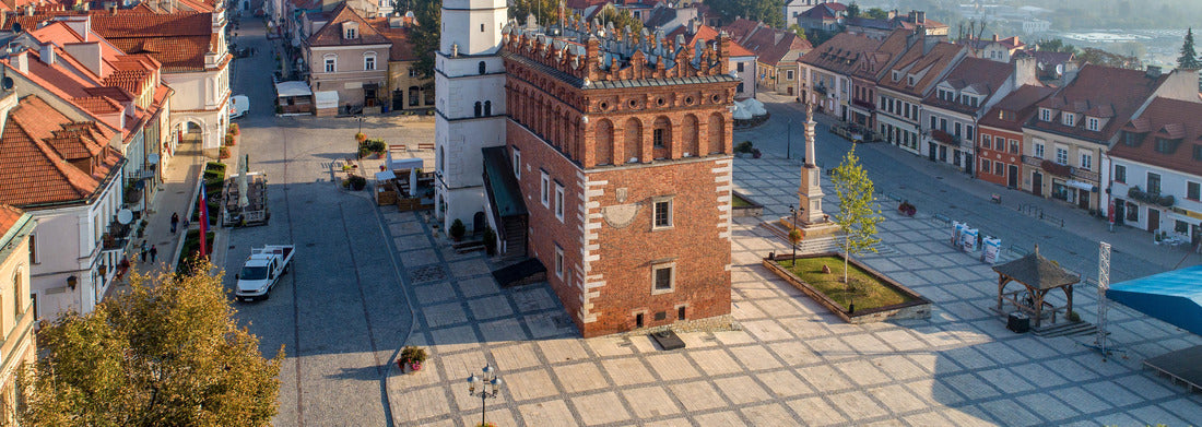 Noah Jigsaw Puzzle Sandomierz Old Town, Poland. Aerial view at sunrise. Gothic town hall with clock tower and Renaissance roof terrace and statue of the Virgin Mary at the market square (Rynek) panorama 1000 pieces
