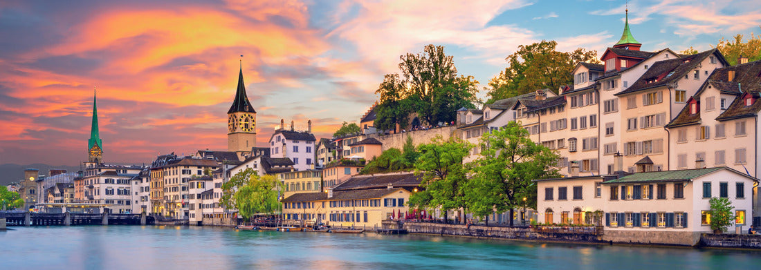 Noah Jigsaw Puzzle Panoramic view of the historic city center of Zurich with the famous Fraumunster and Grossmunster churches and the Limmat river on Lake Zurich, Canton of Zurich, Switzerland panorama 1000 pieces