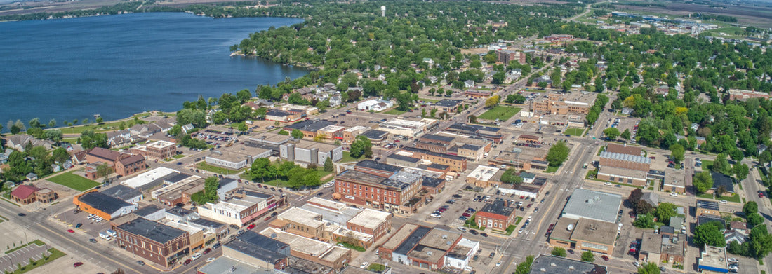 Worthington is a small town in south west Minnesota with a lake and pig factory 1000pc Panoramic Puzzle