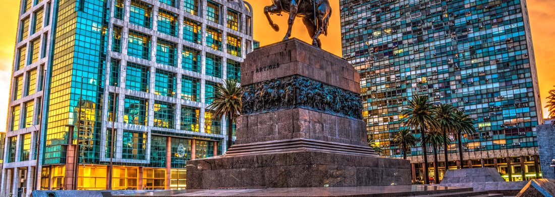 Sunset at Plaza Independencia, Montevideo, Uruguay 1000pc Panoramic Puzzle