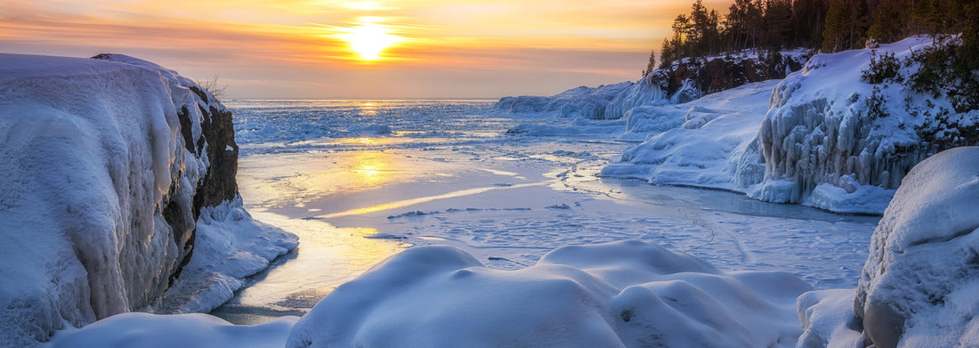 Noah Jigsaw Puzzle Frozen Lake Superior Sunrise at Presque Isle Park, winter in Marquette, Michigan panorama 1000 pieces