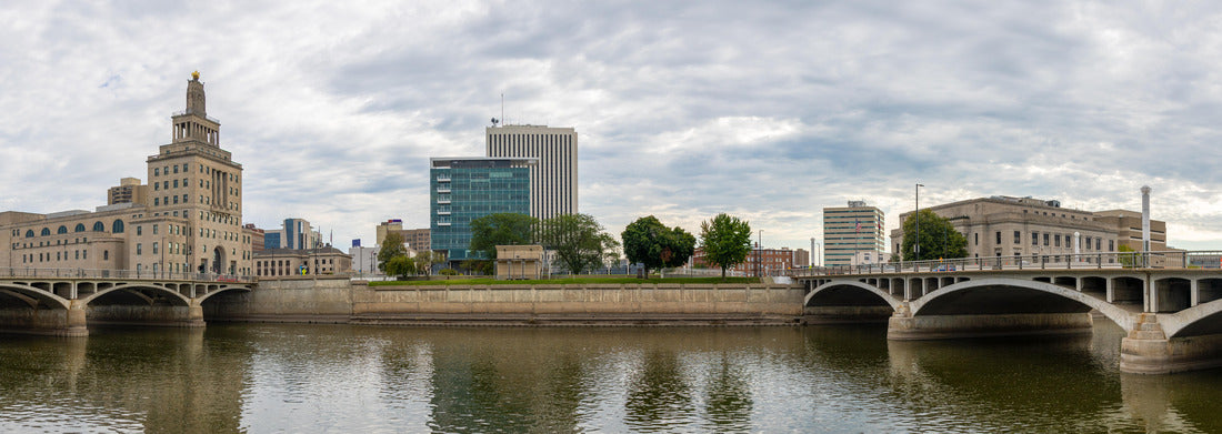 Noah Jigsaw Puzzle Cedar Rapids, city in the state of Iowa, United States of America, as seen across the Cedar River panorama 1000 pieces