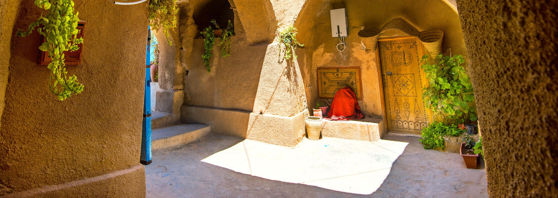 Noah Jigsaw Puzzle Courtyard of berber underground dwellings. Troglodyte house. Matmata, Tunisia, North Africa panorama 1000 pieces