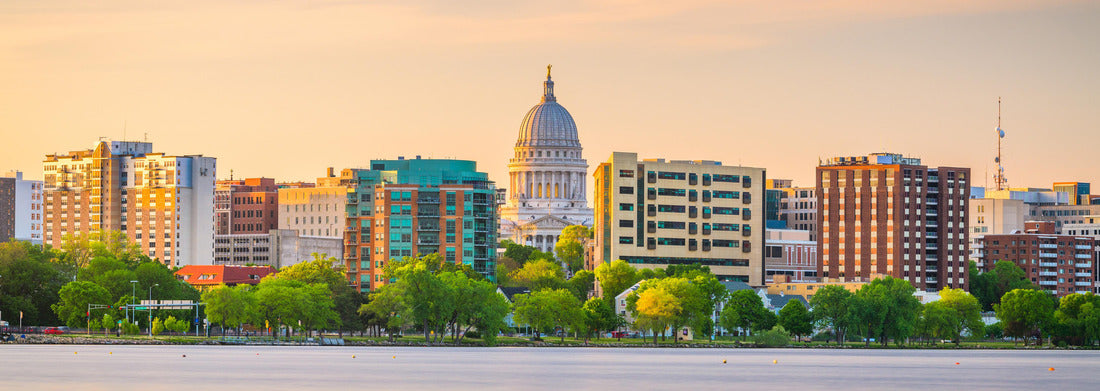Noah Jigsaw Puzzle Madison, Wisconsin, USA downtown skyline at dusk on Lake Monona panorama 1000 pieces