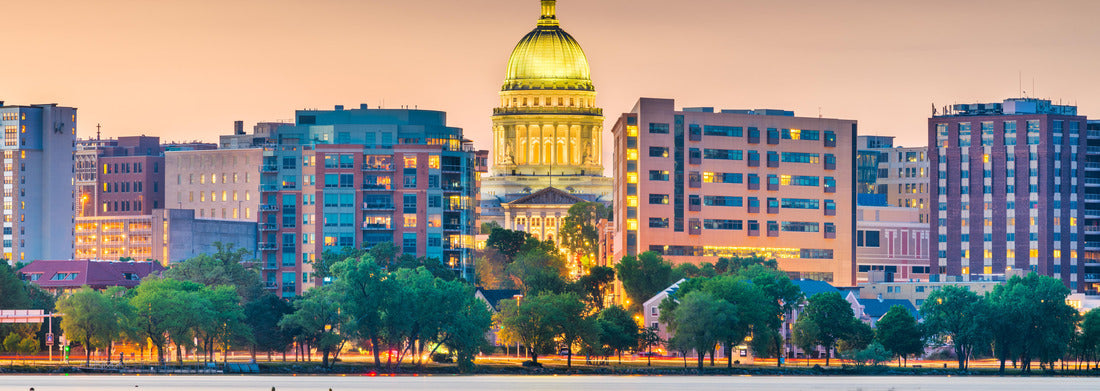 Noah Jigsaw Puzzle Madison, Wisconsin, USA downtown skyline at dusk on Lake Monona panorama 1000 pieces