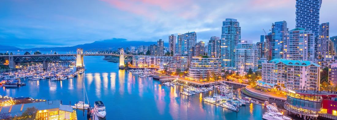 Noah Jigsaw Puzzle Beautiful view of the Vancouver skyline in the city center, British Columbia, Canada at sunset panorama 1000 pieces
