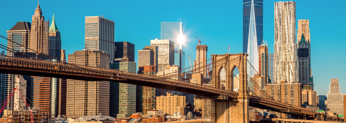 Noah Jigsaw Puzzle Famous Skyline of downtown New York, Brooklin Bridge and Manhattan at the early morning sun light , New York City, USA panorama 1000 pieces