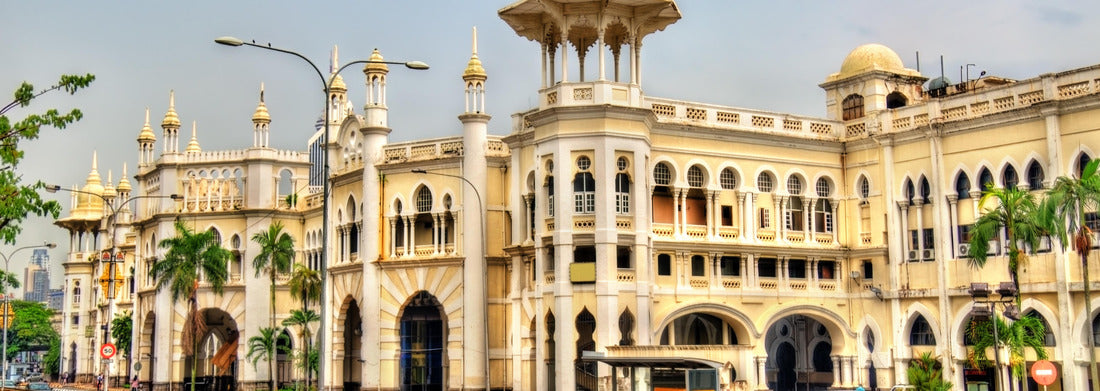Noah Jigsaw Puzzle Kuala Lumpur old railway station in Malaysia. Built in 1910 in the unique Anglo-Asian architecture style panorama 1000 pieces