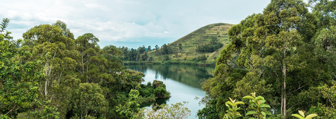 Noah Jigsaw Puzzle crater lake and mountains in Fort Portal, Uganda panorama 1000 pieces