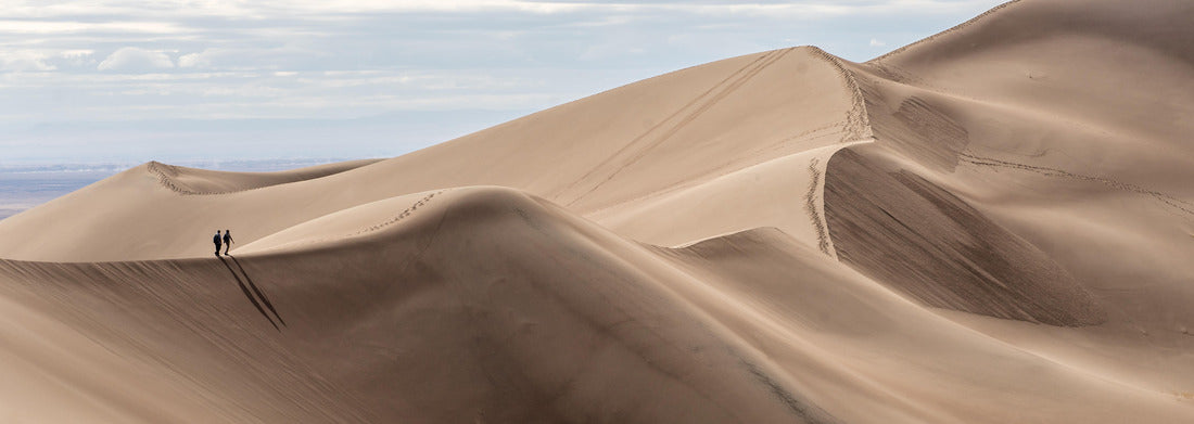 Noah Jigsaw Puzzle Couple hiking at Great Sand Dunes National Park, Colorado panorama 1000 pieces